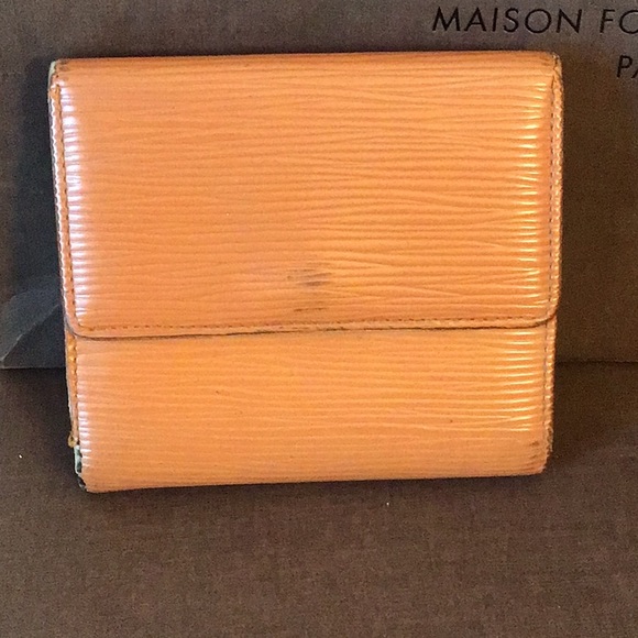 Louis Vuitton Brown Epi Wallet - Picture 3 of 16